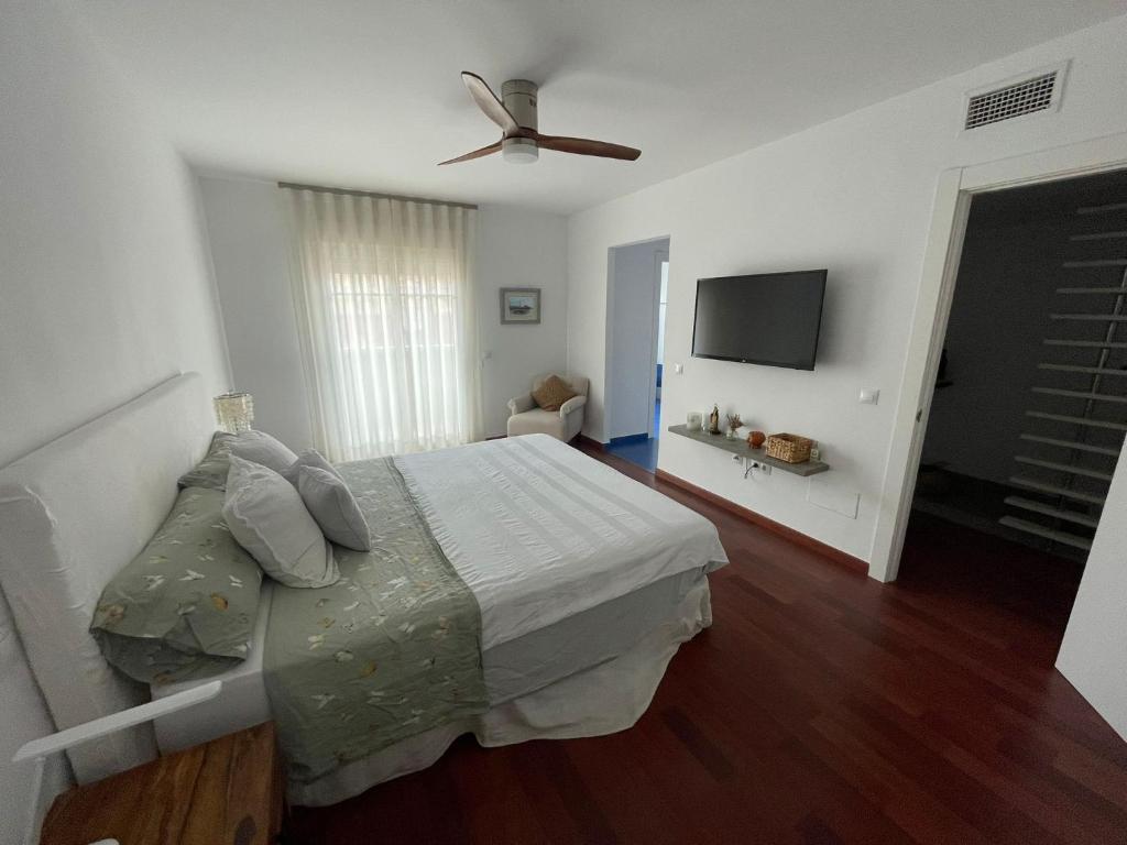 Tokyo Rooms (El Playazo) - Habitación PREMIUM con baño privado - 1