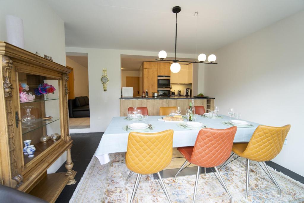 Chasa Emerita Moderne 3,5-Zimmer Terrassenwohnung mit Panoramablick - 3