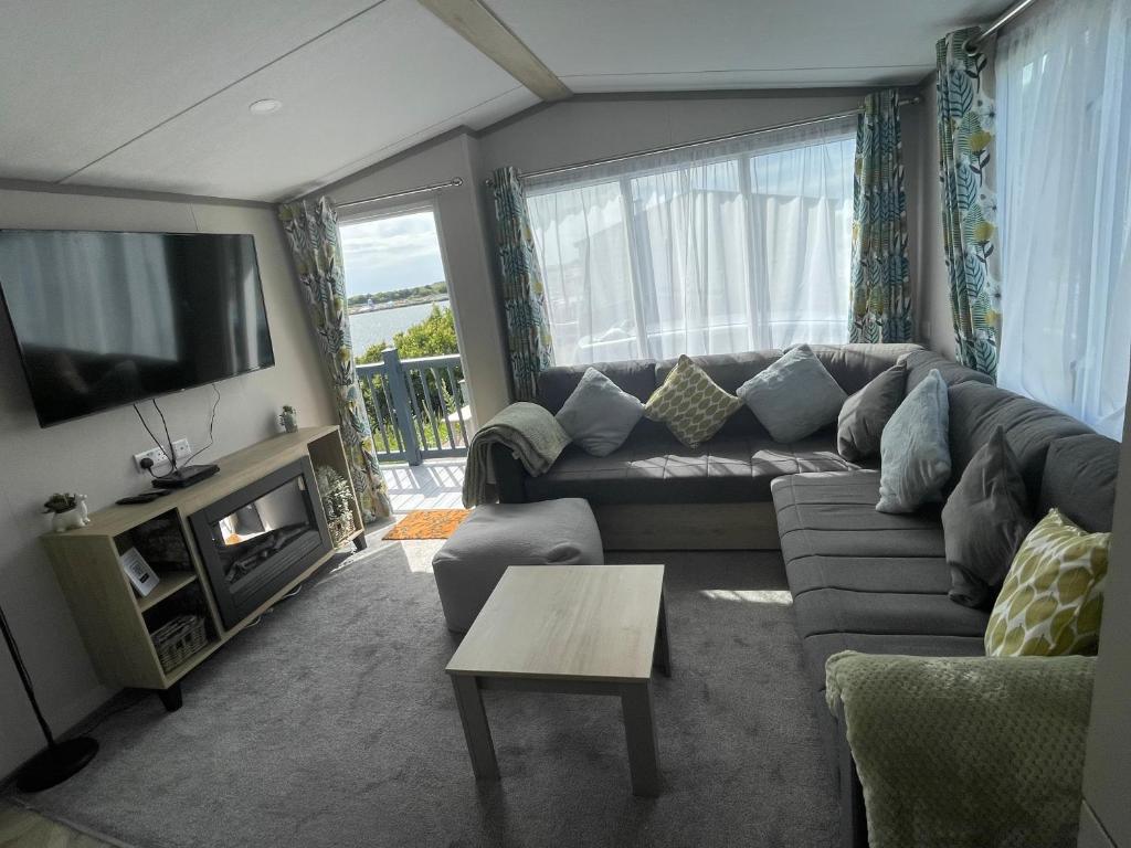 Lake View 92, Millom