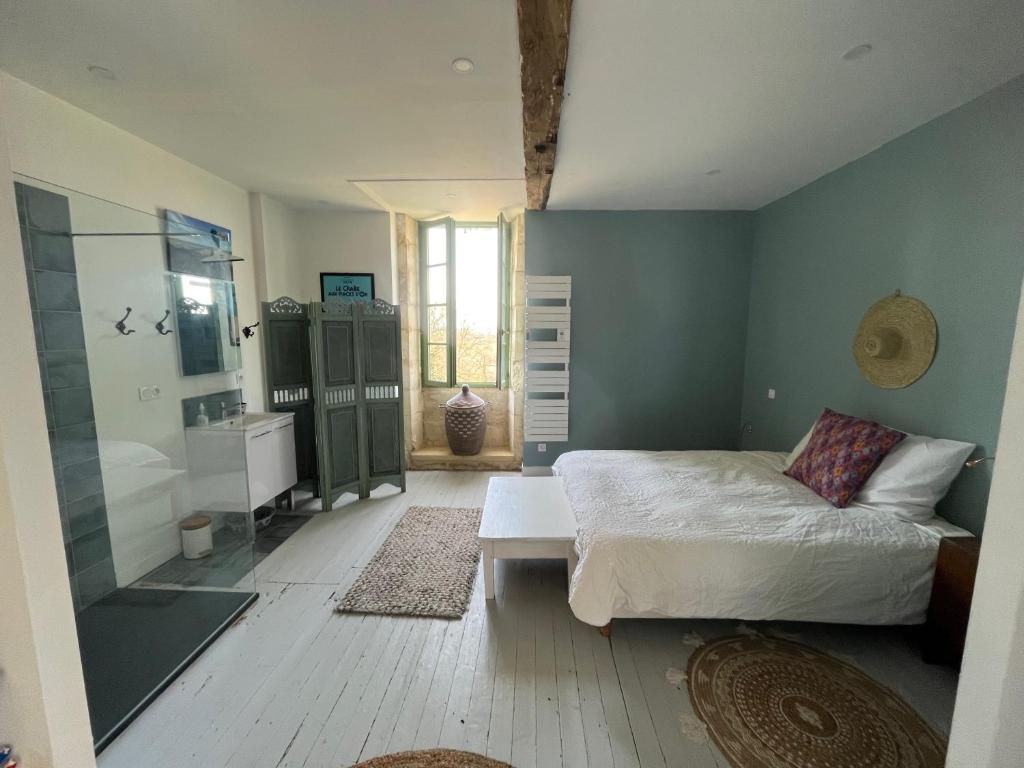 1 Rue Pasquet Pool Suite with Kitchen
