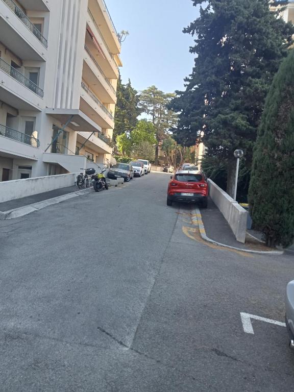 Nice centre- small pied-a-terre near beaches - 4