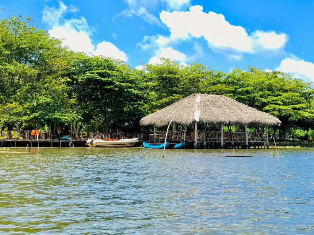 Lake Resort Bolgoda, hotel in Wadduwa