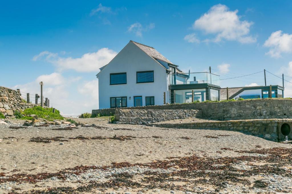 Dryll y Gro, Llanfaethlu