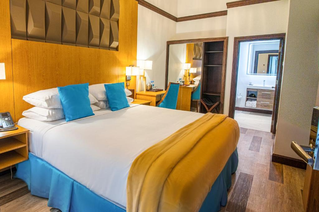 Sago Palm Hotel