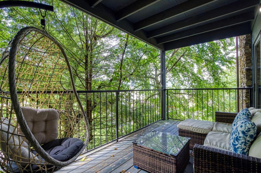 A Stones Throw, Relax & Unwind Free attraction Tickets, WIFI, Pigeon Forge