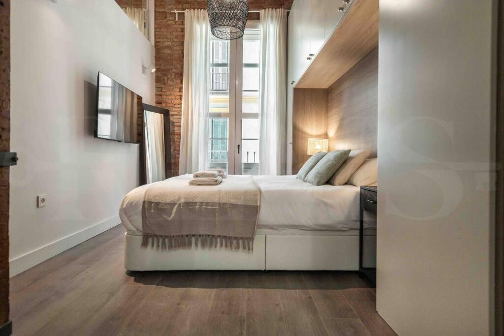 Eclectic & elegant apartment by REMS - 2