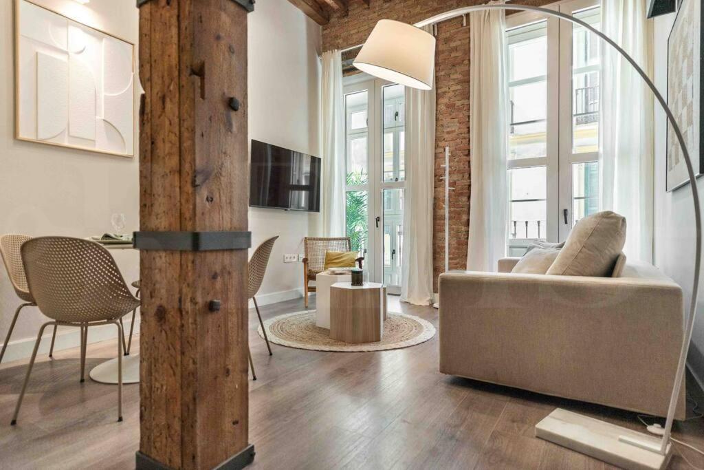 Eclectic & elegant apartment by REMS - 4
