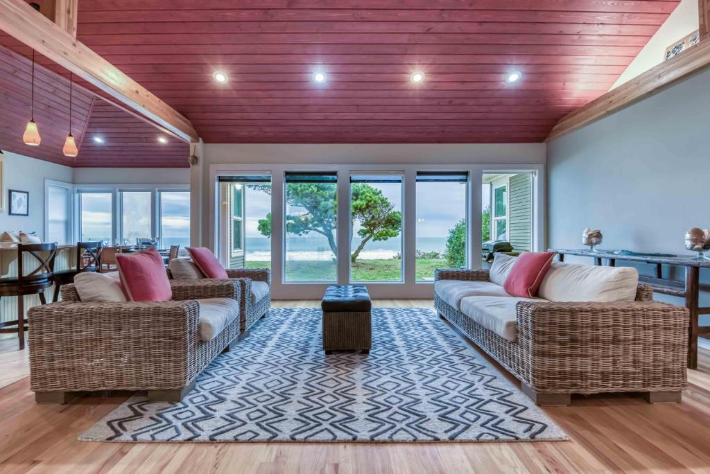 Oceans Edge, Lincoln City