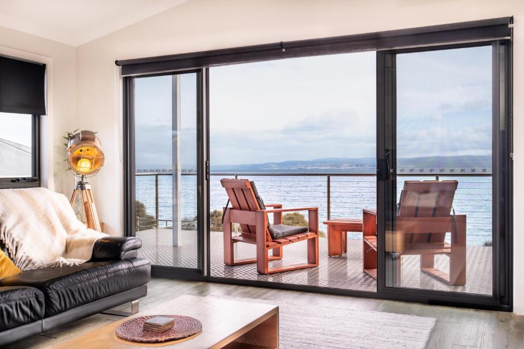 Whale Watcher 1, Coles Bay