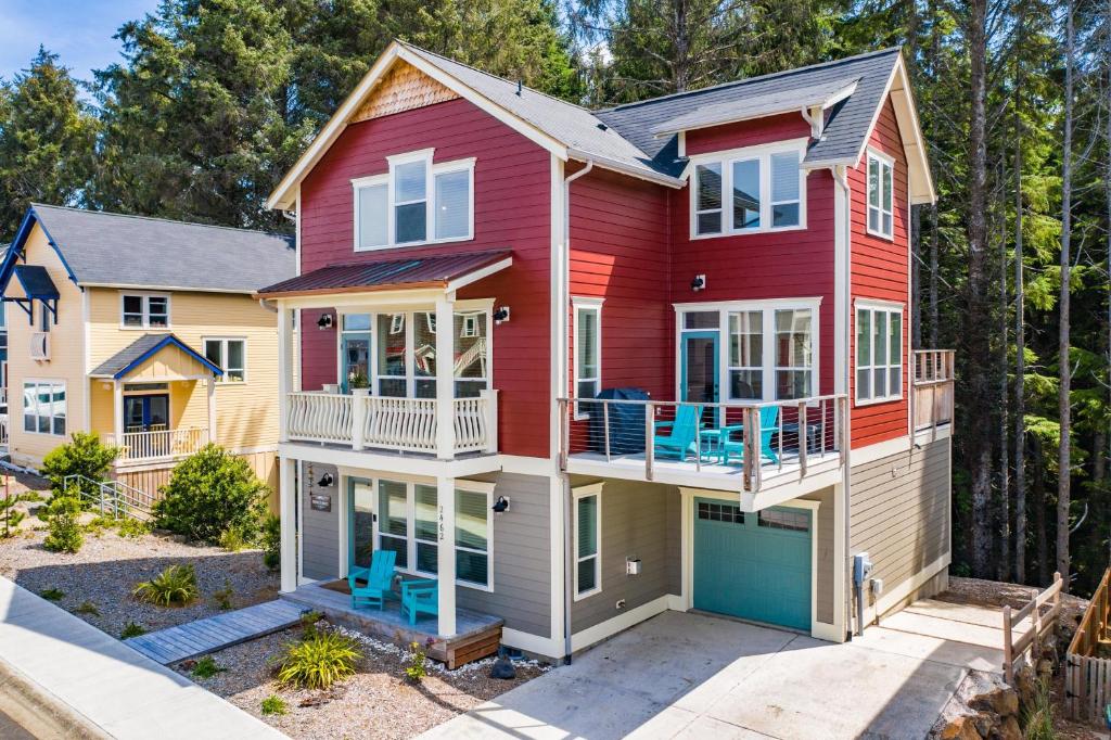 Woods and Waves, Lincoln City