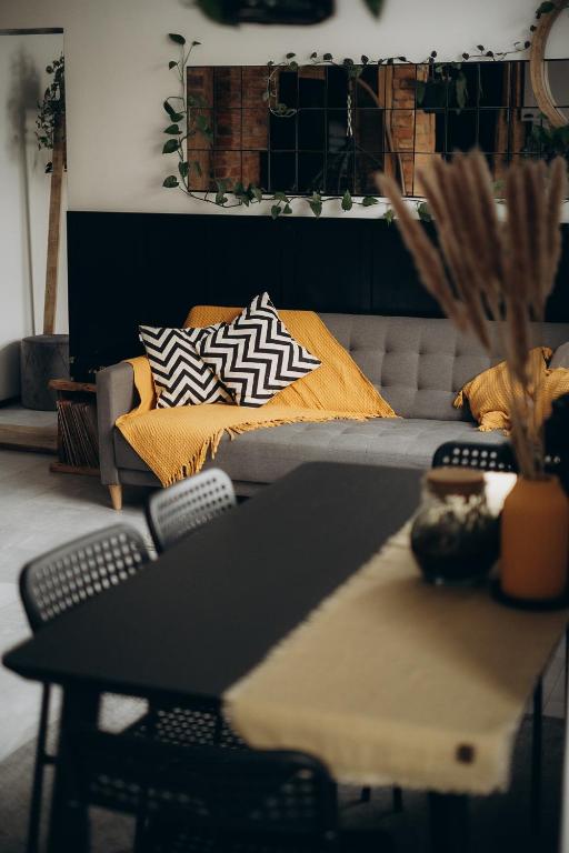 Greenspot - Loft with 2 bedrooms and free parking, Liepāja