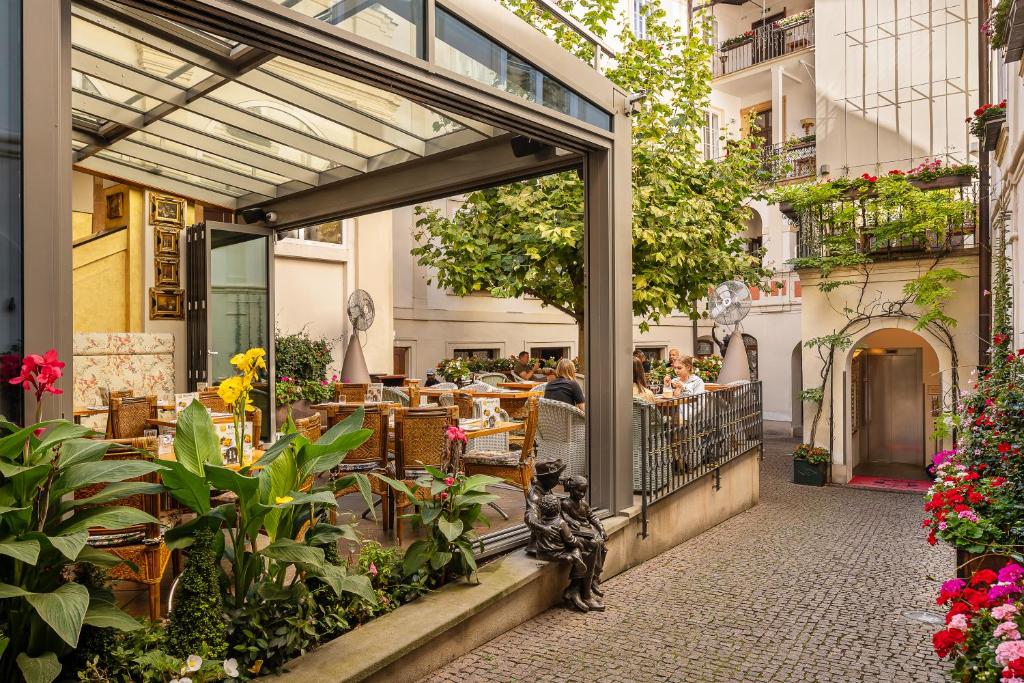 Facilities, Iron Gate Hotel & Suites Prague in Prague