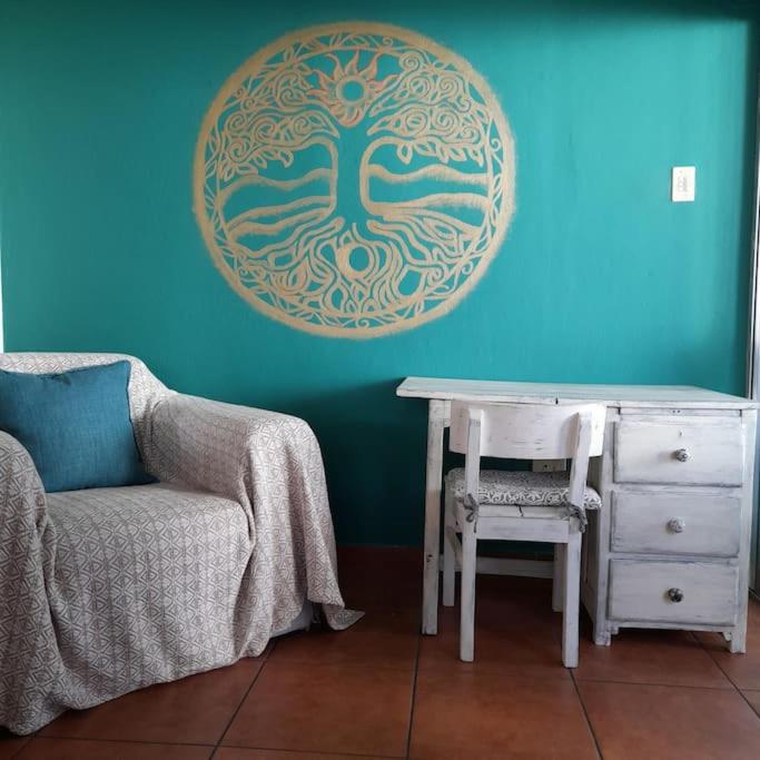 Cozy arty apartment in walking distance of CBD