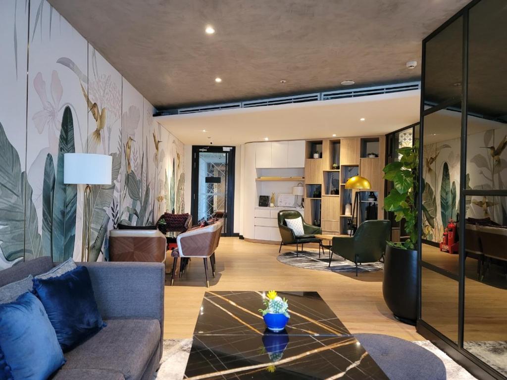 9Trip Stay in Zenity Residence – 5 Star Service Apartment