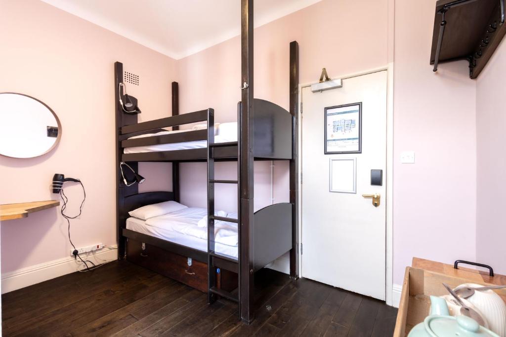 London Palmers Lodge: Swiss Cottage Additional