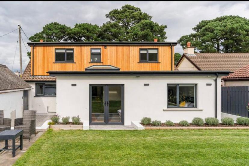 Pine View Holiday Home, Newcastle