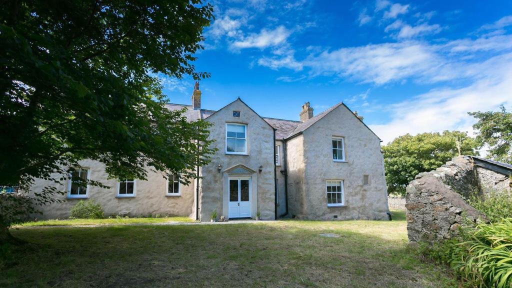 Llangwyfan Isaf, Aberffraw