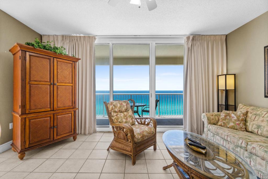 Majestic Beach Towers Resort by Panhandle Getaways