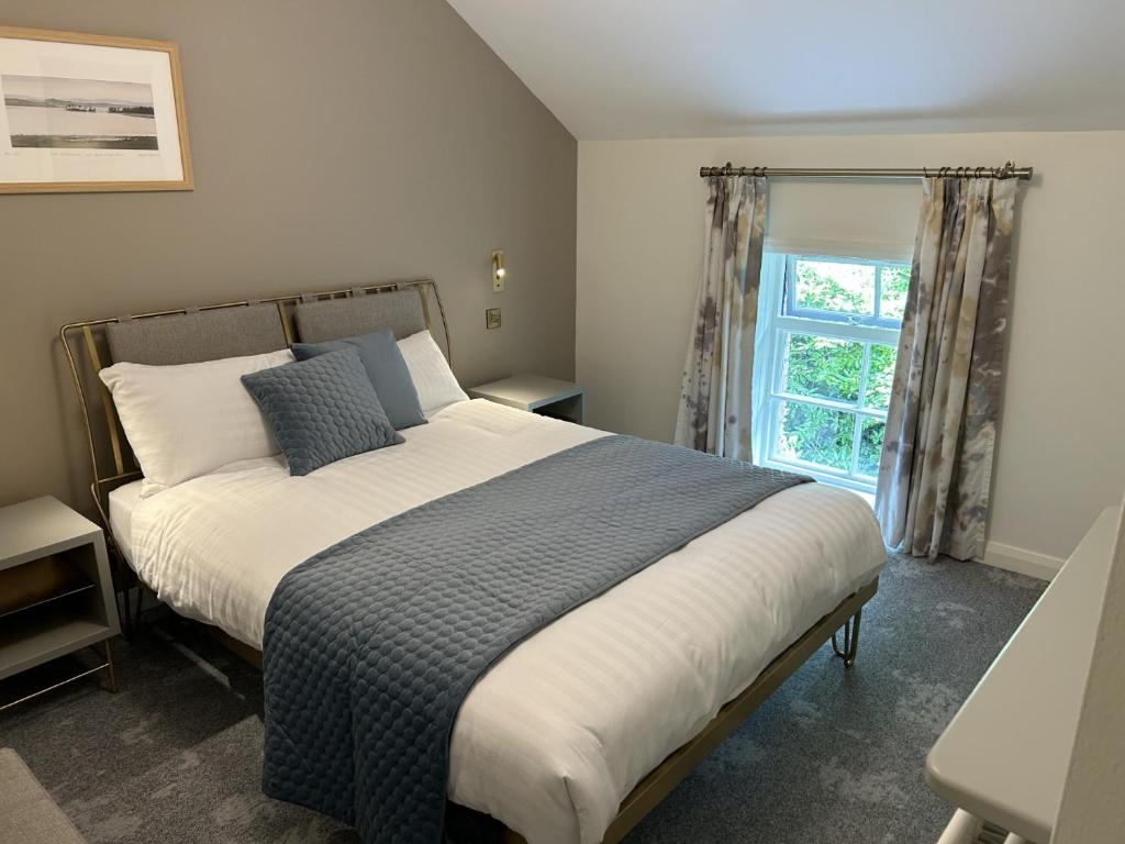 Castle Irvine Estate - pet-friendly stay