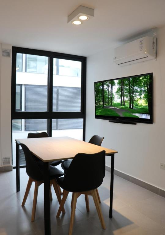 Convenient One Bedroom Condo w/ elevator - 5