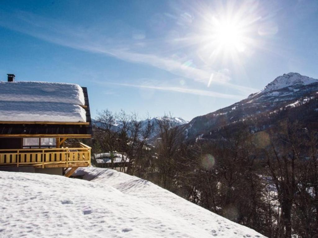 Chalet Luxueux 10 Pers. à Serre Chevalier - Terrasse, Local à Ski, Navette Gratuite - FR-1-762-18 - 4