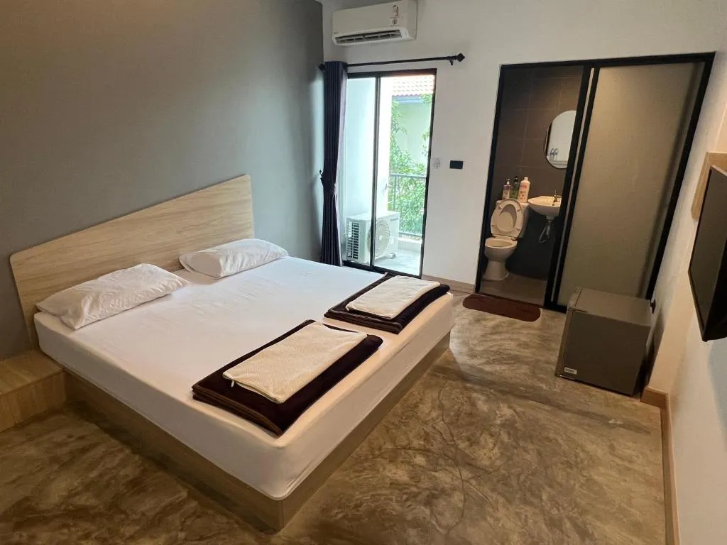 Newman hotel，位于Ban Khlong Ha的酒店