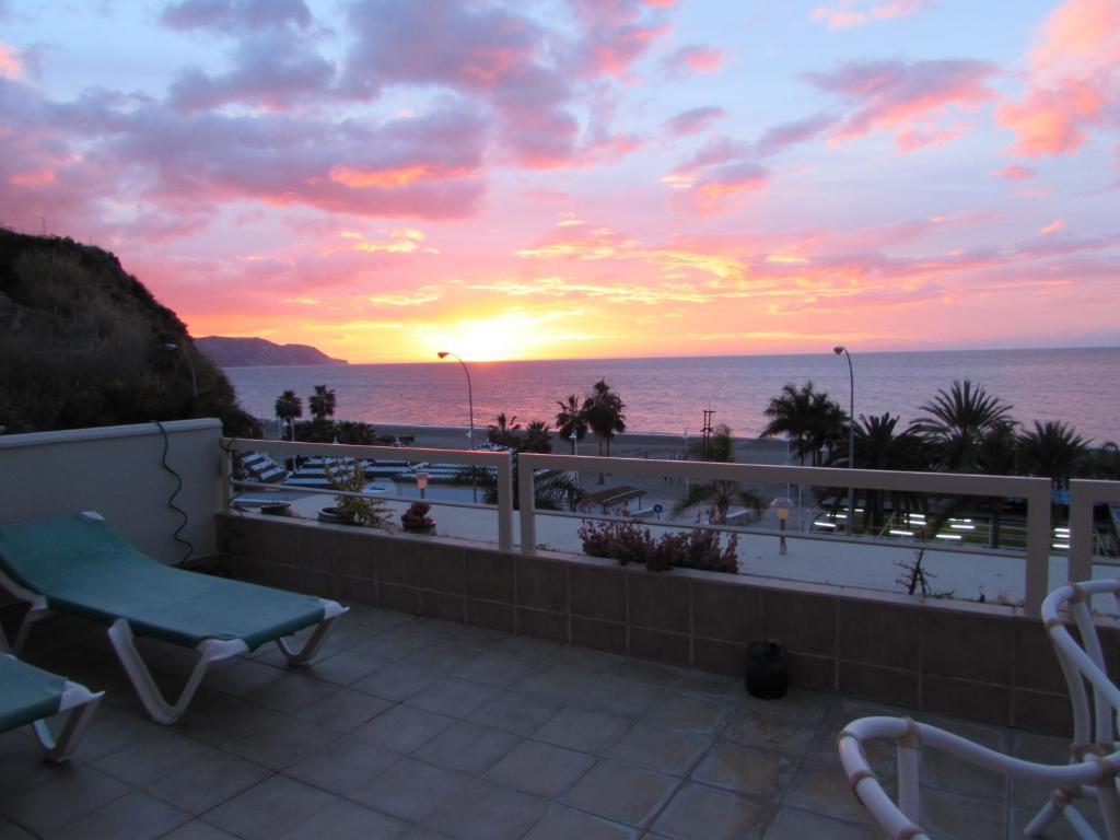 Home4Holidays — Hotel in Nerja