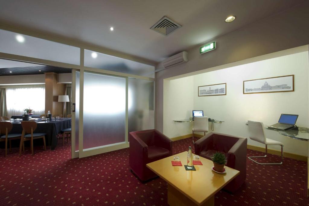 Tárgyalóterem/bálterem