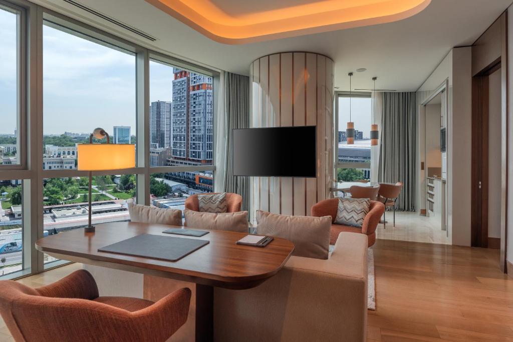 Shared lounge/TV area