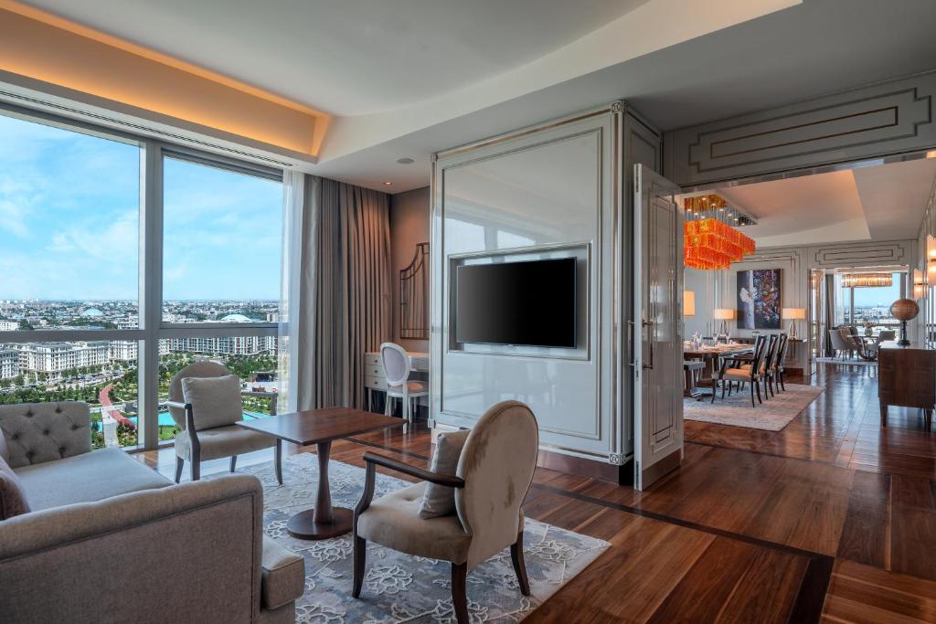 Shared lounge/TV area