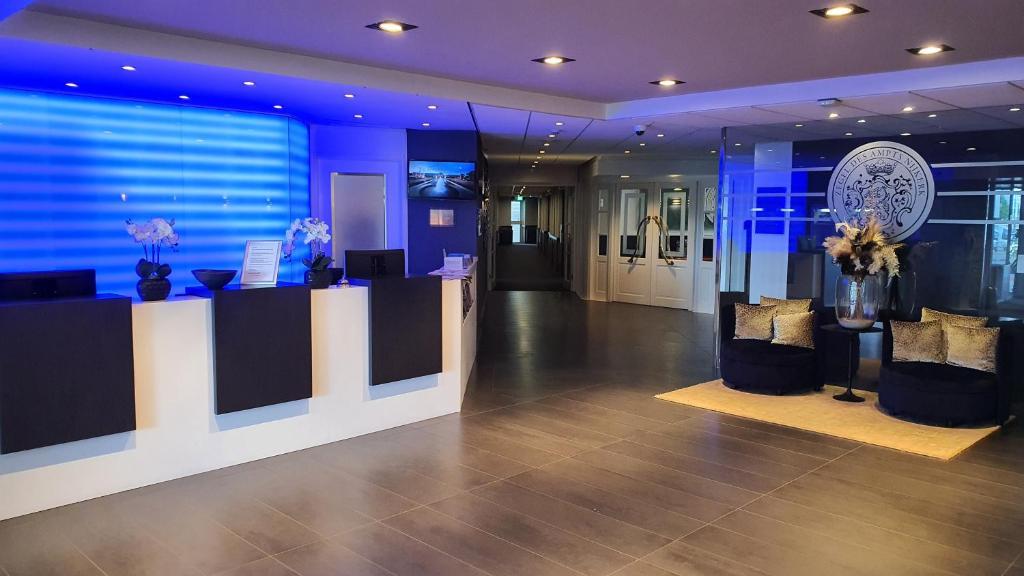 フロント・ロビー