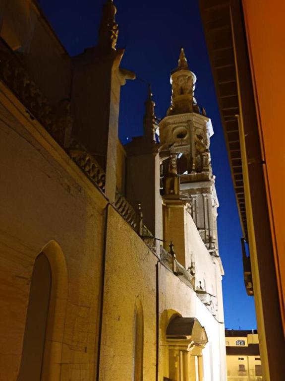 Segundo Caballerias, centrico al lado Catedral, Aire Acondicionado - 2