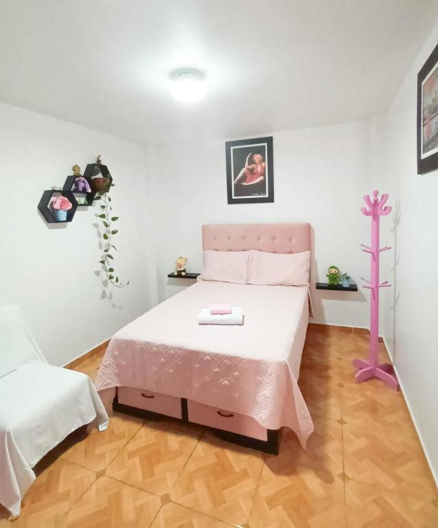 Female Accommodation Experience in front of Lima Airport