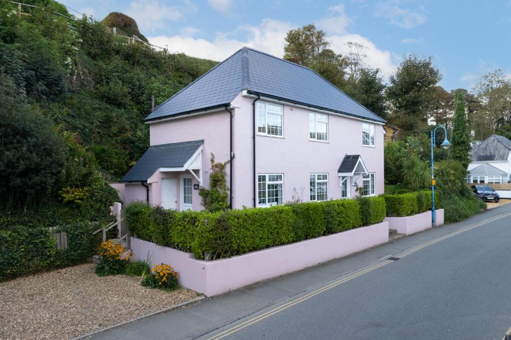 Ruby Cottage - Beachside Cottage with Views, Saundersfoot