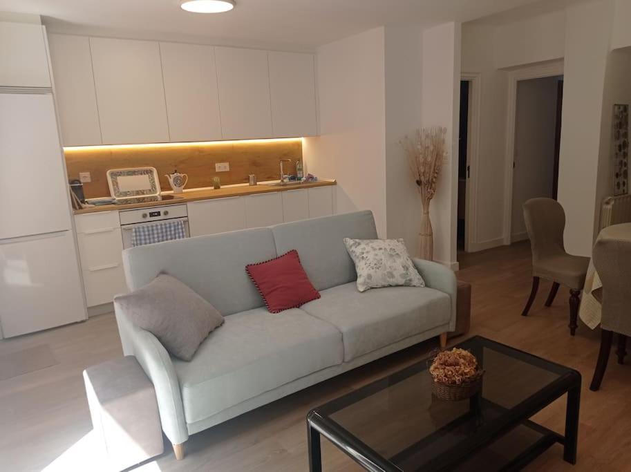 Piso con terraza junto a la playa, San Sebastián