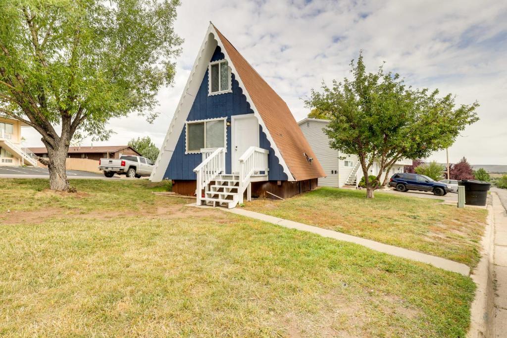 Charming Evanston A-Frame Dog Friendly!, Evanston