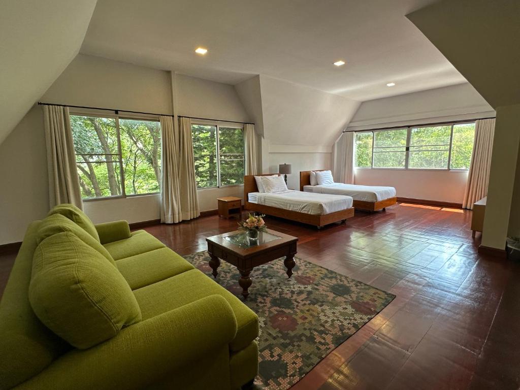 مونلادا خوياي (Monlada Khaoyai)