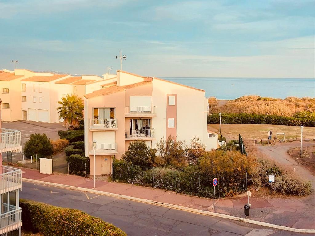 Grand appartement proche port et plages, 6 à 8 pers, 3 chambres, climatisé - 2