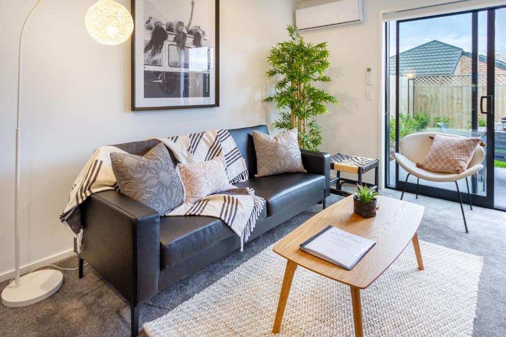 Charming Riccarton Abode 2Bed w/Garage