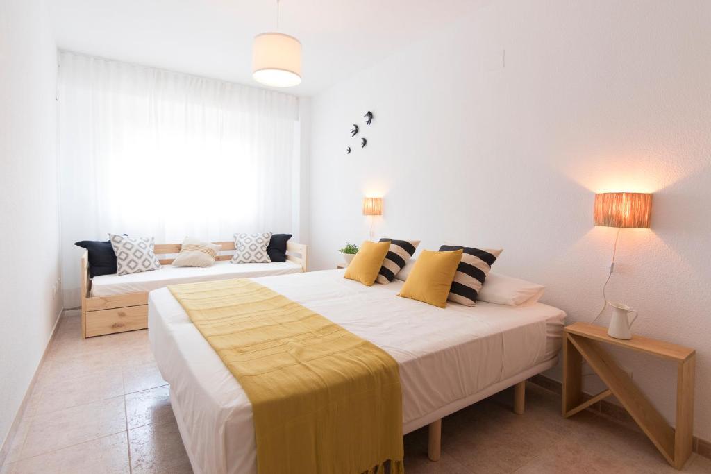 Beach Paradise Flat in Denia Centre w/ Large Pool - 3