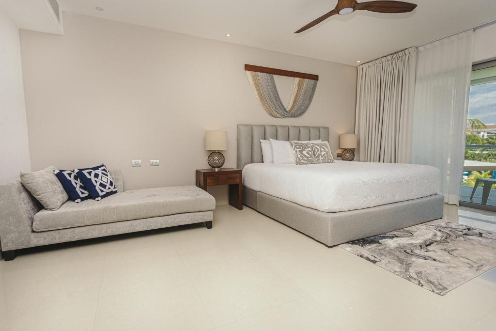 NEW !! Casa Miramar Ocean View 325 S apts - 2