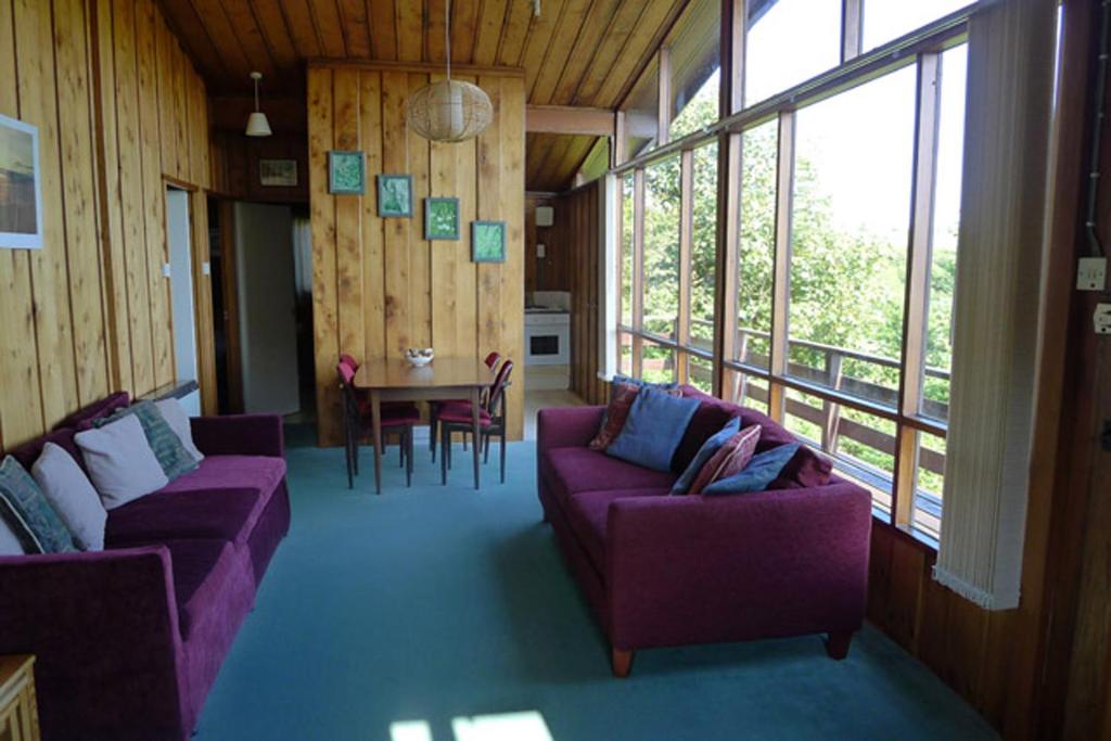 9 Timber Hill, Broad Haven