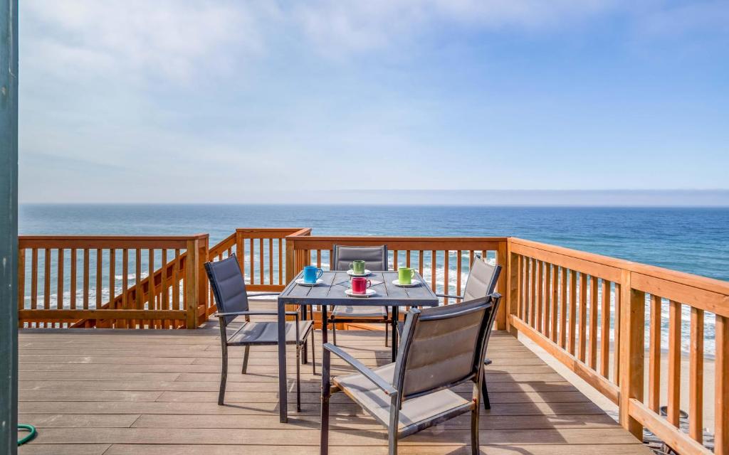 Anchors Aweigh, Lincoln City