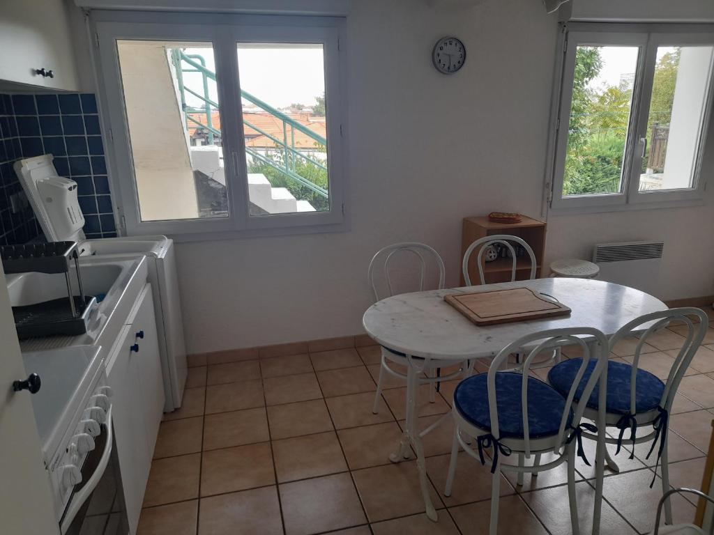 Appartement T2 avec Terrasse et BBQ, Proche Centre Arcachon et Plages - FR-1-319-85 - 5
