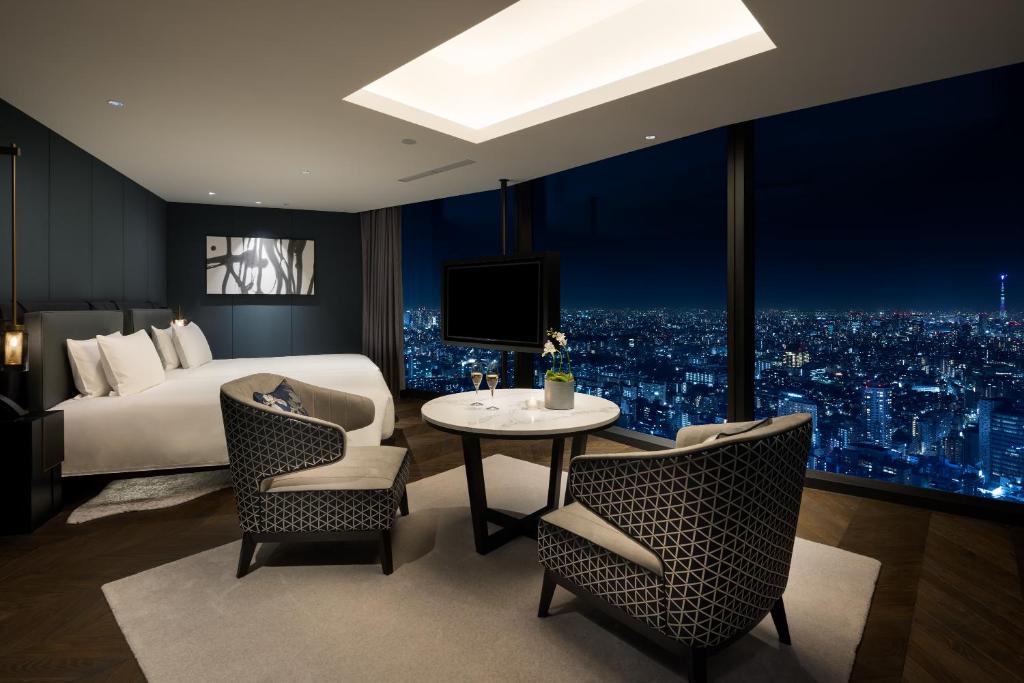 Hotel Room 5