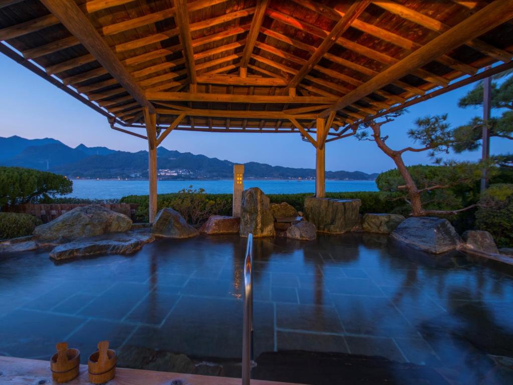 1. 카메노이 호텔 ..