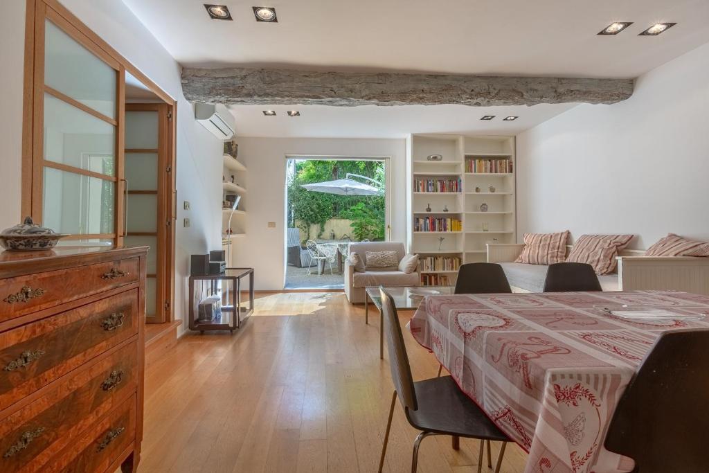 GuestHost - Pleasant Central Apartment with garden - 5