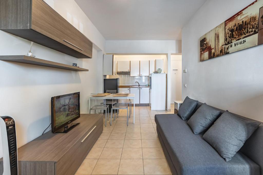 GuestHost - Viareggio Modern Apartment with Wifi! - 2