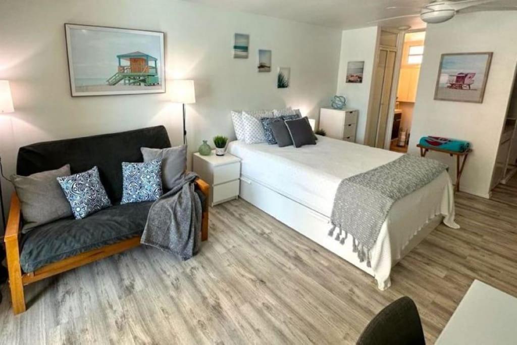 KASA Poolside Balcony for 2, San Juan