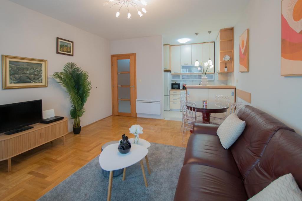 City Nest apartment - 5